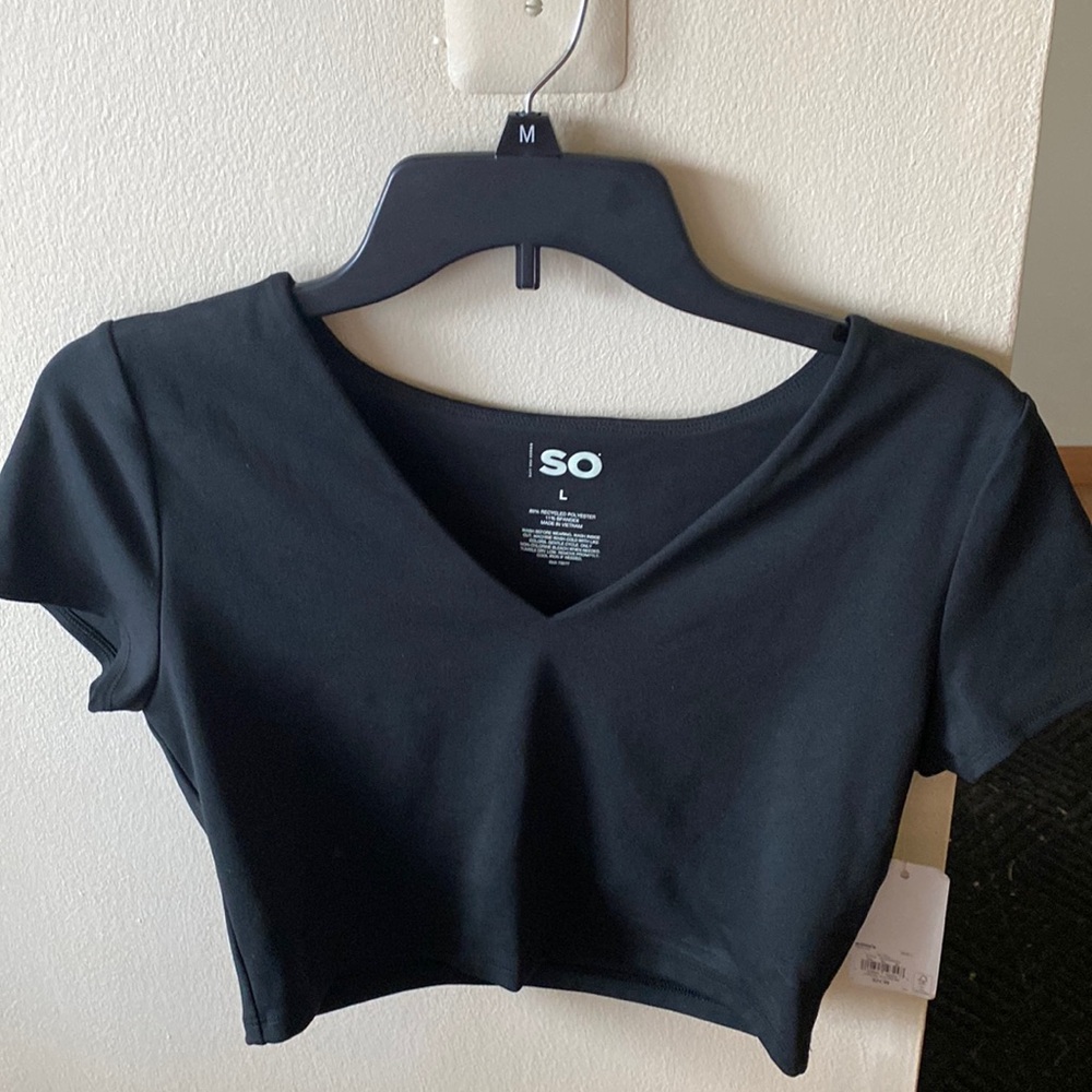 NWT black v neck cropped top with built bra layer size large